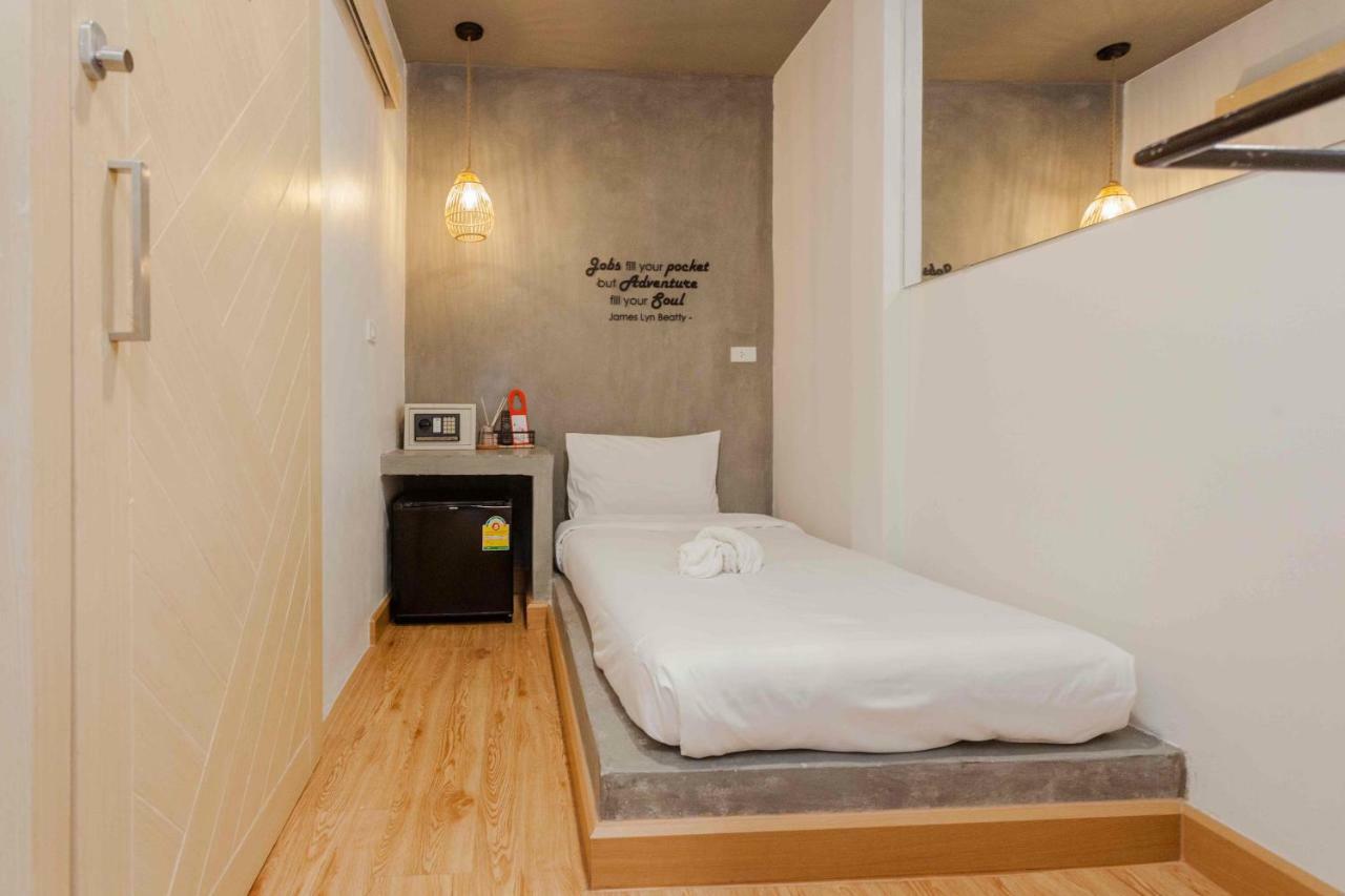 Отель Sarnn Sukhumvit 28 Бангкок Экстерьер фото